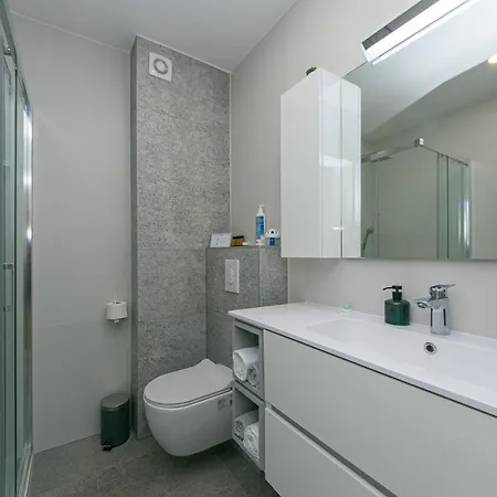 Apartment Ema *